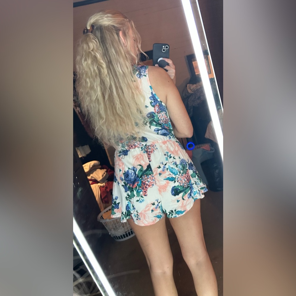 Peppermint | NWOT Floral Romper - Picture 7 of 13